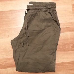 Olive trousers/joggers